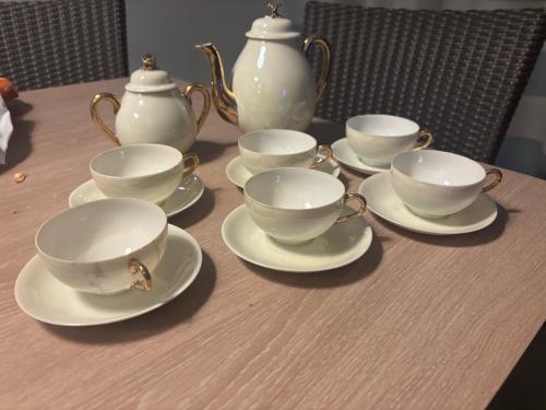 Thee servies