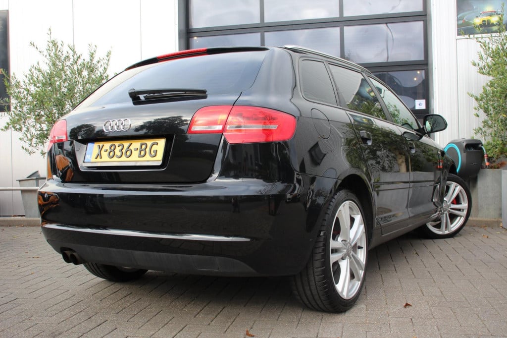 Audi A3 sportback 1.4 tfsi attraction - carplay wireless - navi - clima - 1