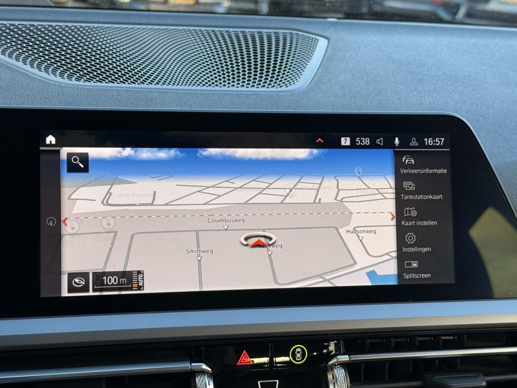 BMW 3-serie touring 330e | stoelverwarming | apple carplay | achteruitrijca