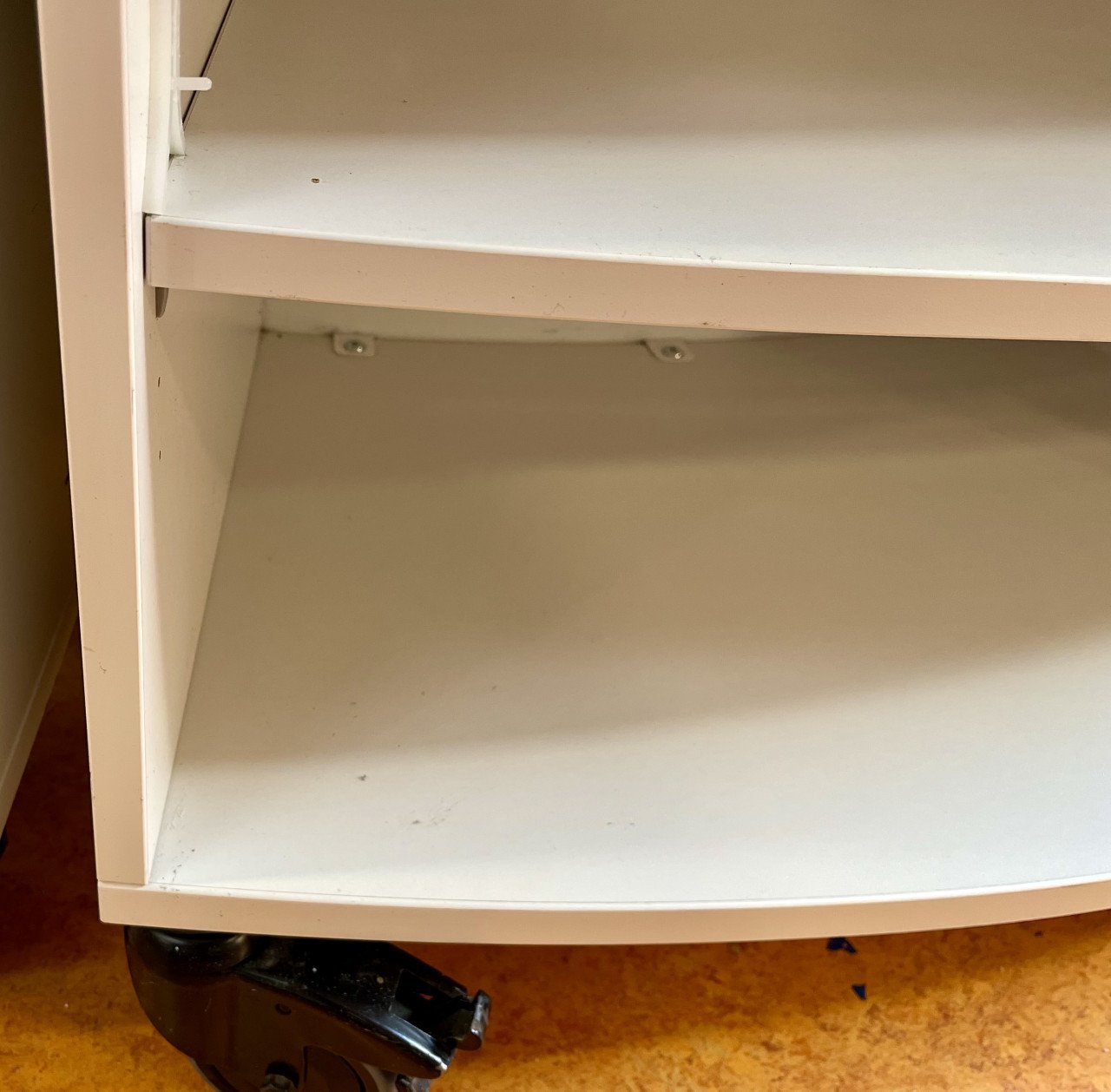 Boekenkasten wit op wielen