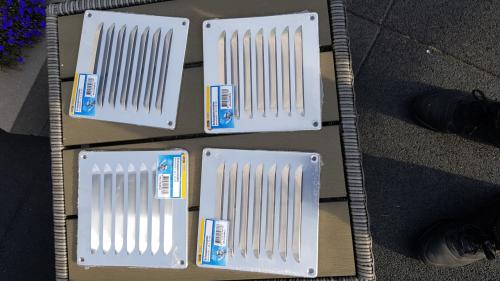 4 stuks nieuwe schoepenroosters