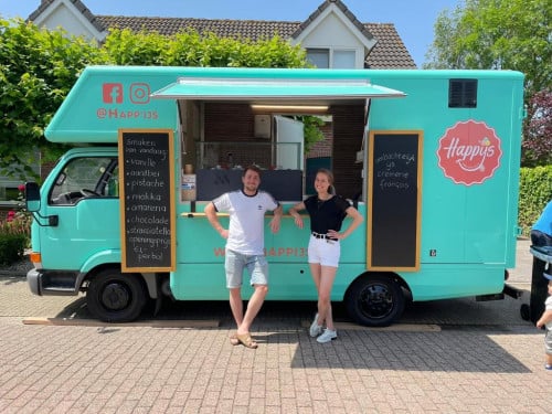 Foodtruck met hoogwaardige ijsvitrine