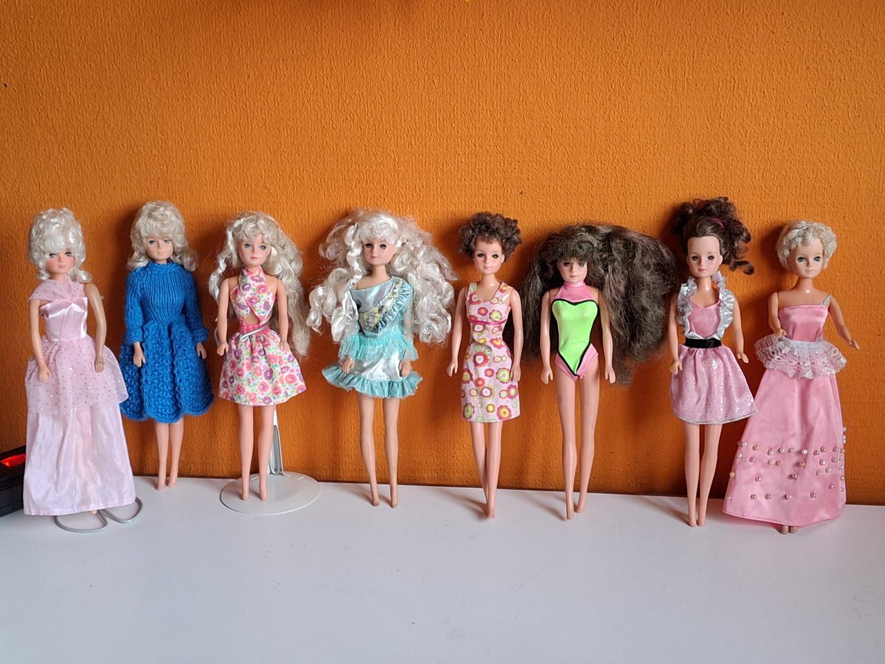 Betty Teen Tong Barbies 8 stuks