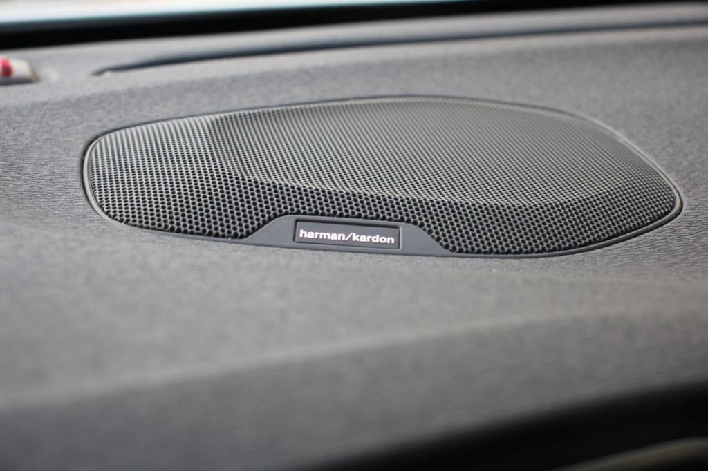 Volvo V40 cross country 2.0 t5 awd summum h&k - full options - panoramadak 