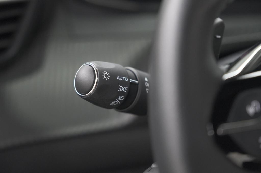 Peugeot 2008 puretech 130 eat8 allure | 360 camera | adaptieve cruise contr