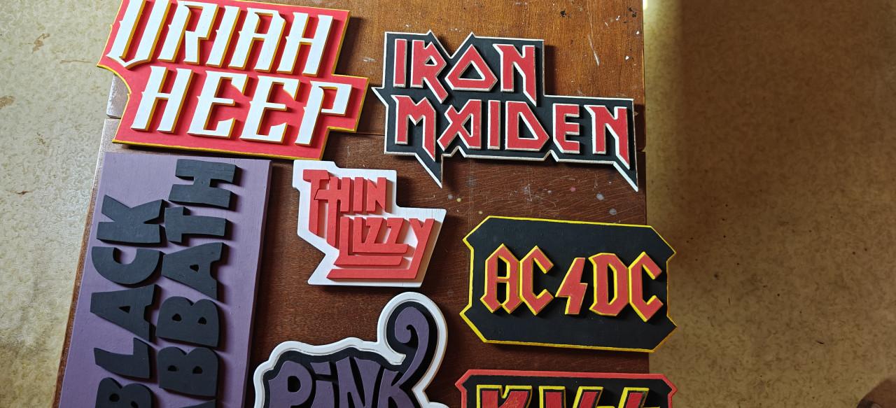 Fleur u Mancave op verschilde Logo’s  van Artiesten .