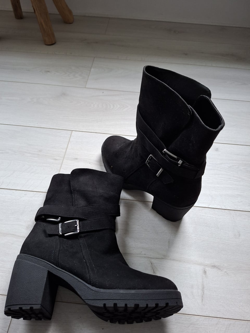 Nieuwe zwarte schoenen maat 39
