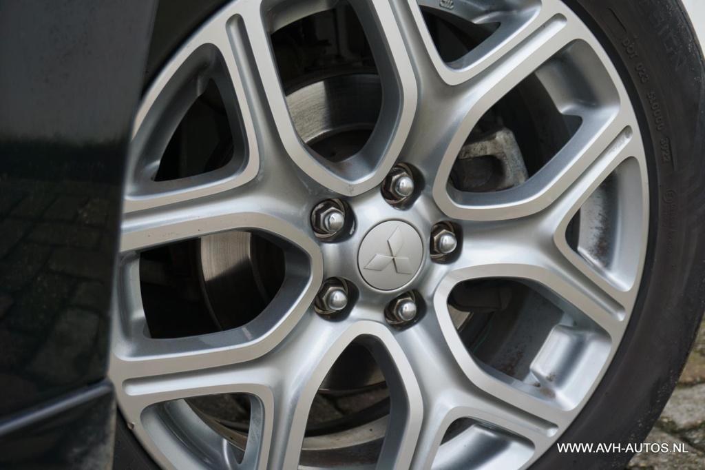 Mitsubishi Outlander 2.0 phev instyle