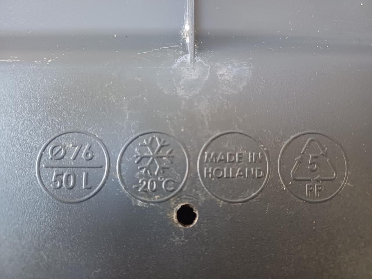 Als NIEUW: KWEEKTAFEL met deksel en ventilatieregelaar (2x)