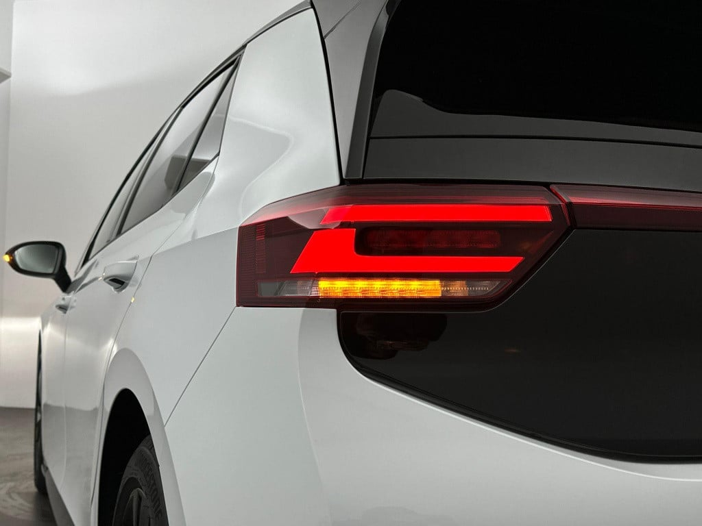Volkswagen Id.3 pure business 52 kwh accu. 125 kw / 170 pk hatchba