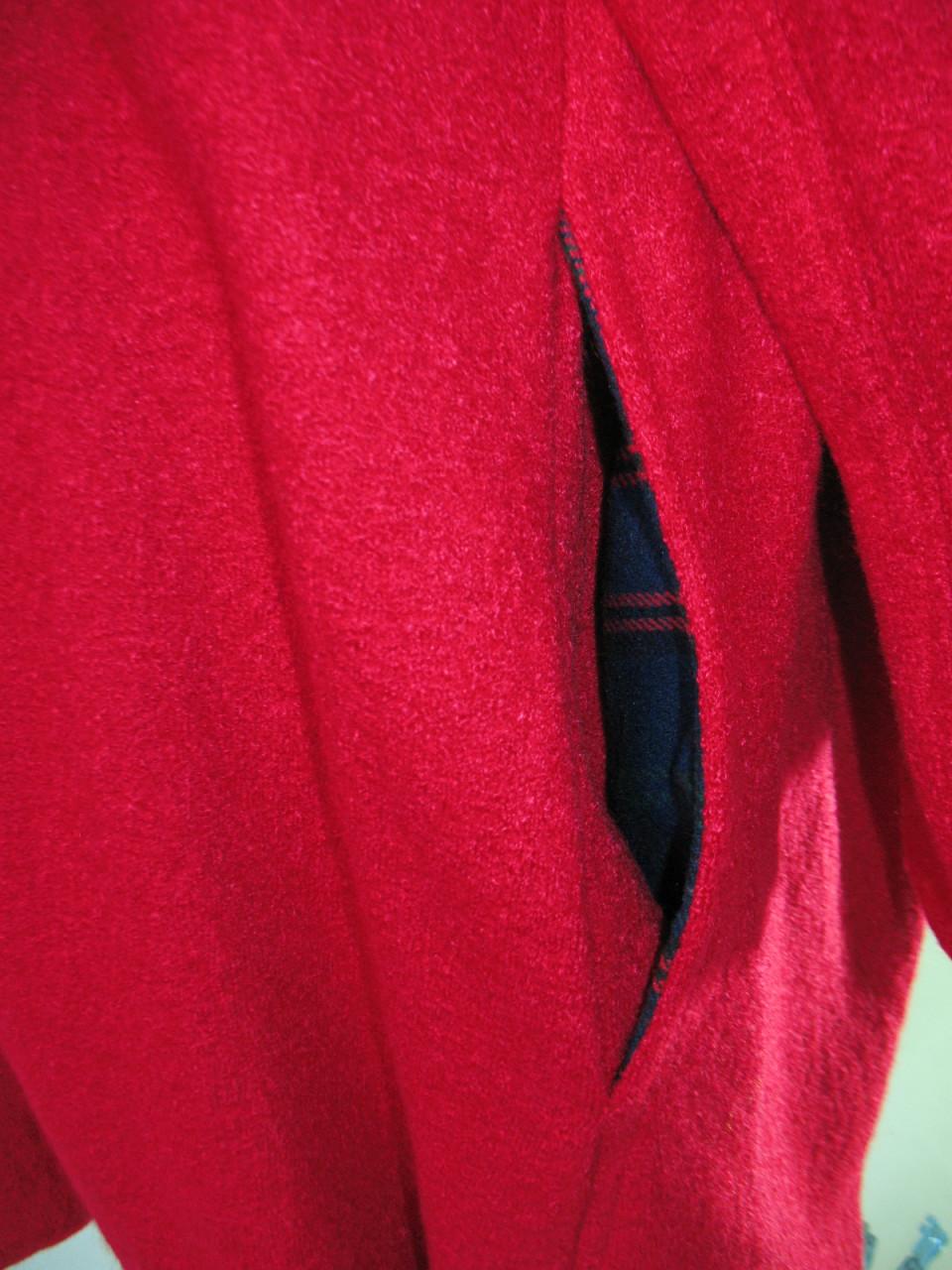 TE KOOP: Dameswinterjas rood