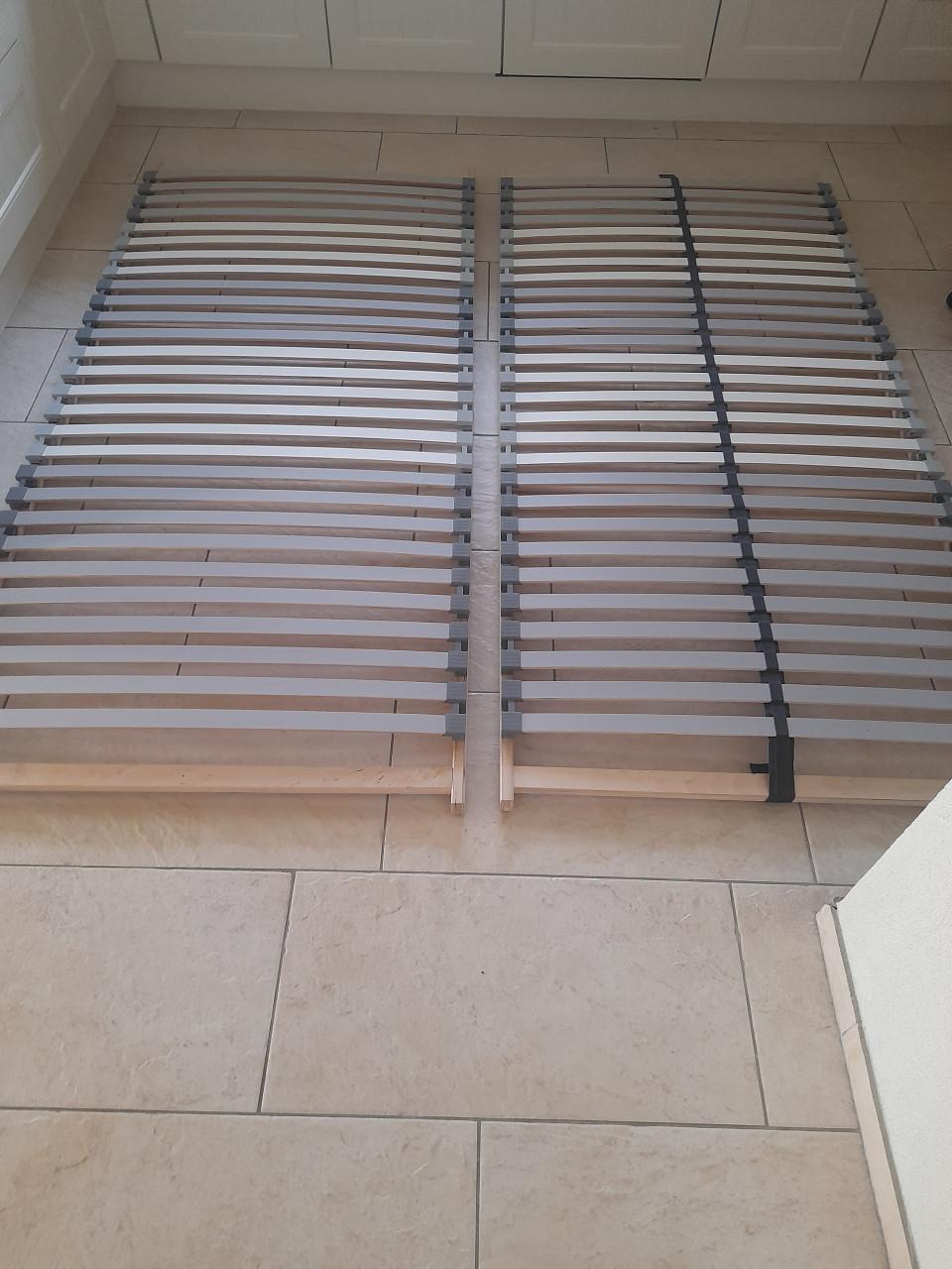 2 x 90 x 200 lattenbodems (in goede staat )