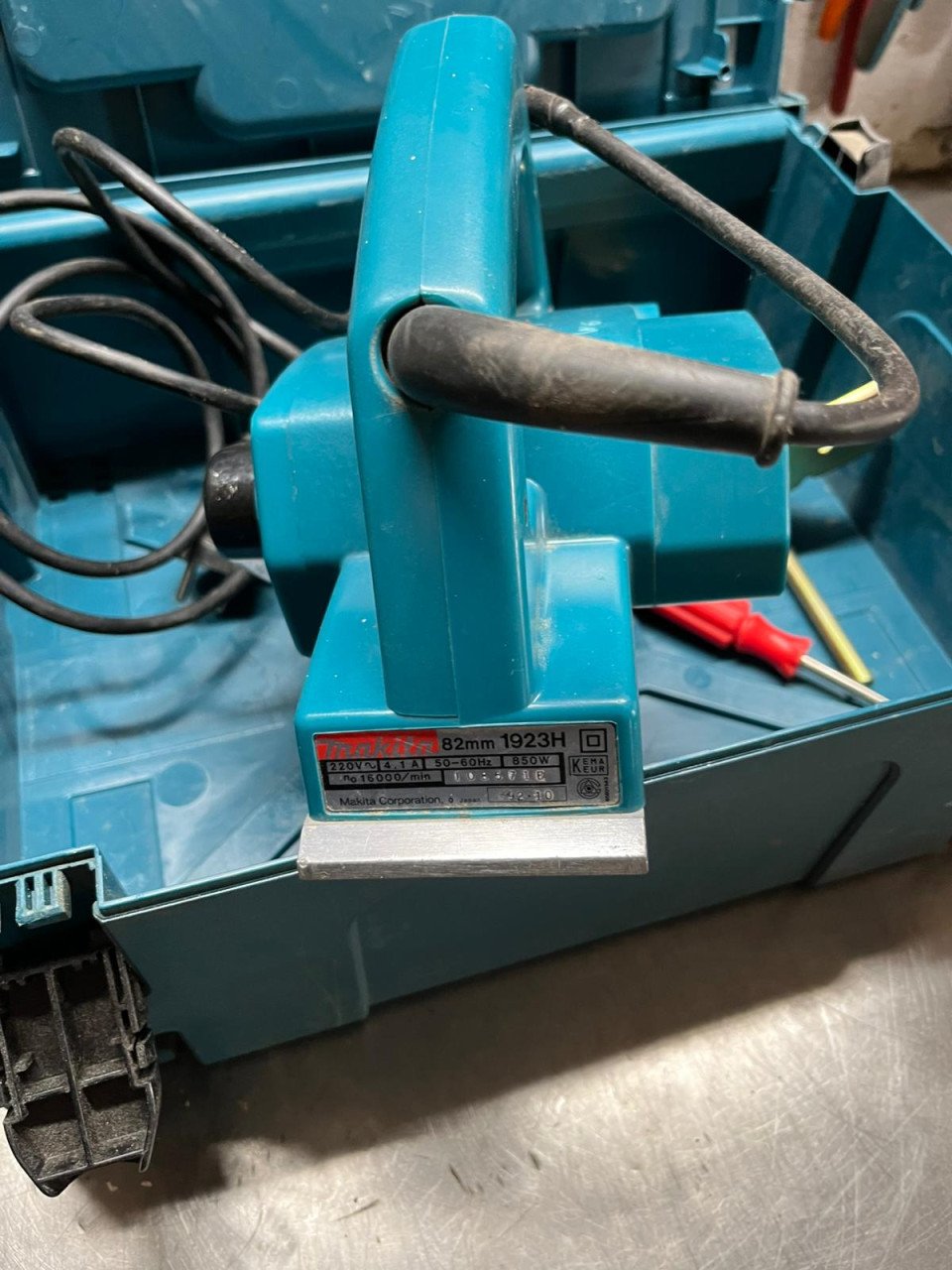 Bovenfrees Makita Schaaf Makita, Gasbrander, spijkermachine,s