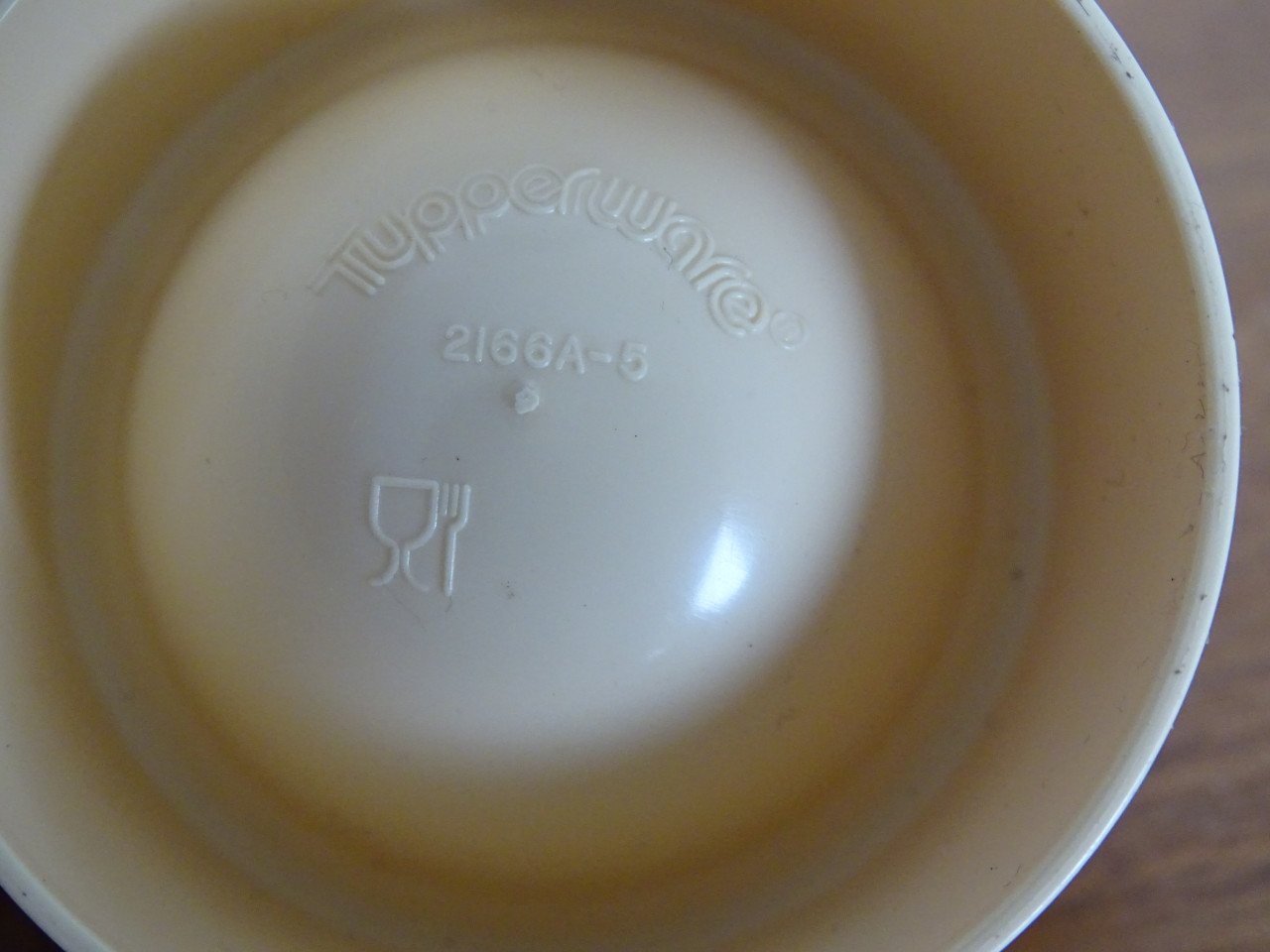 3 Vintage Tupperware eierdoppen met warmhouder