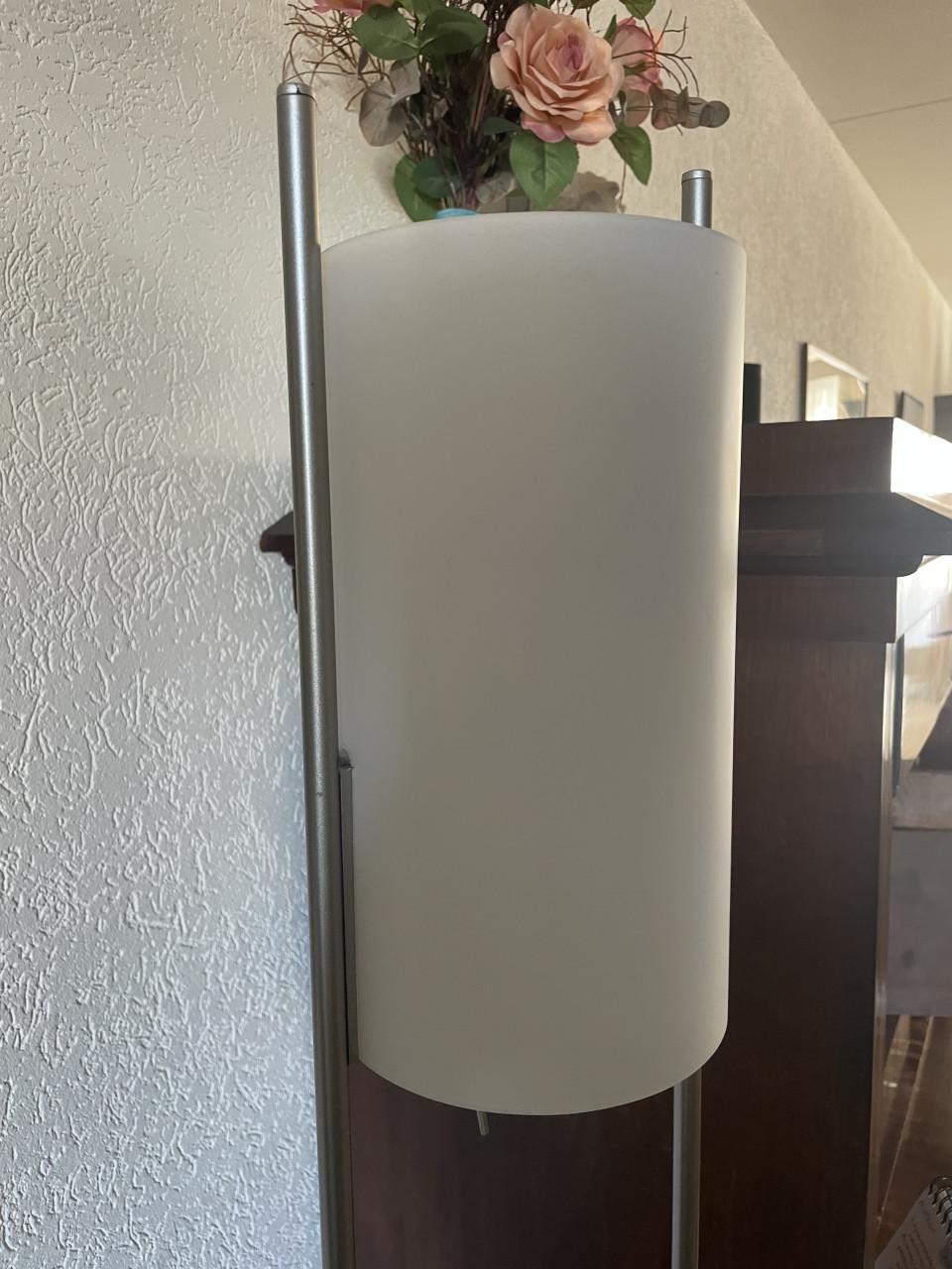 Staande moderne lamp (met dimmer)
