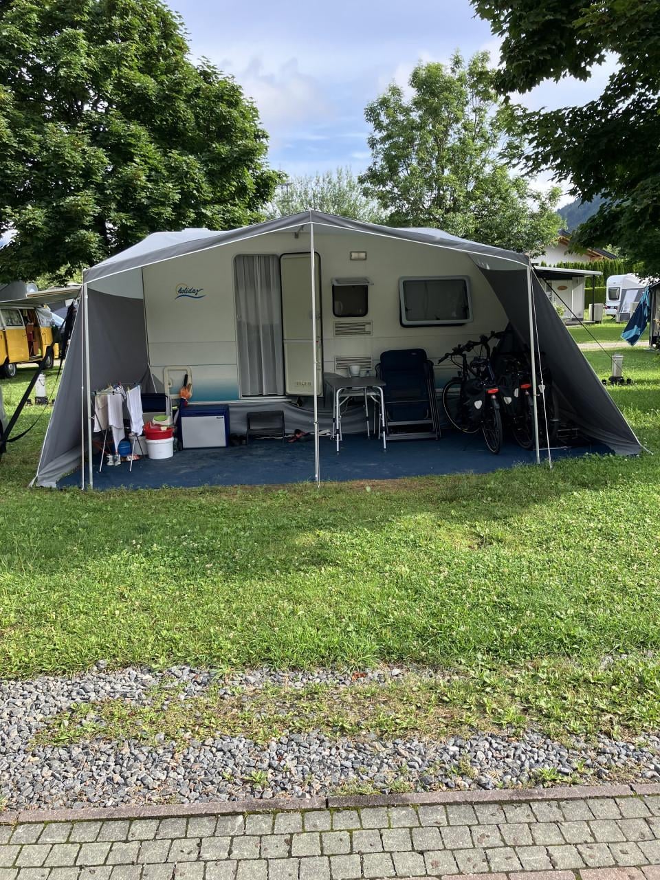 Caravan Eifelland Holiday 415 TM lichtgewicht met mover