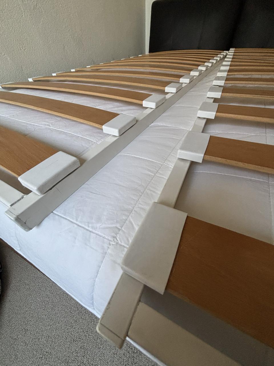 Twee lattenbodems - gratis