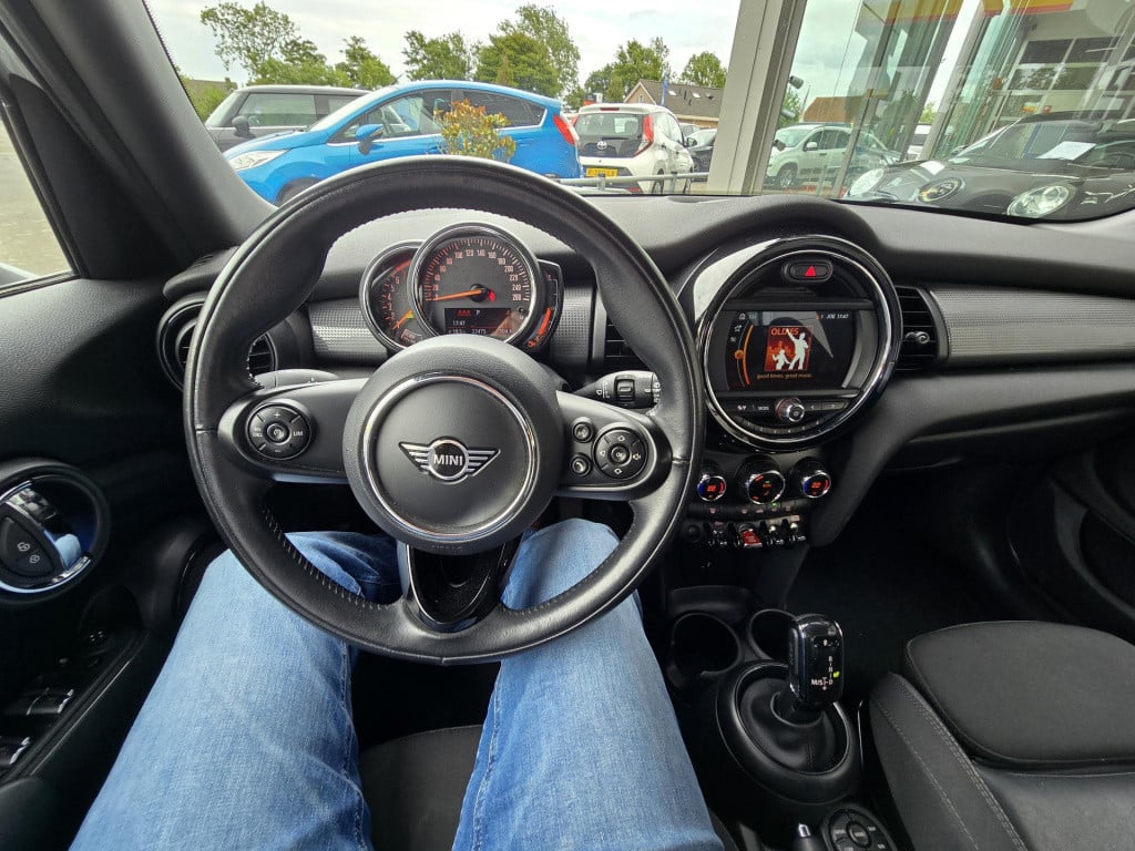 Mini Cooper mini 1.5 chili slechts 22.000 km!!