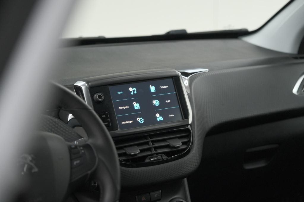 Peugeot 2008 puretech 110 blue lion | trekhaak | apple carplay | parkeersen