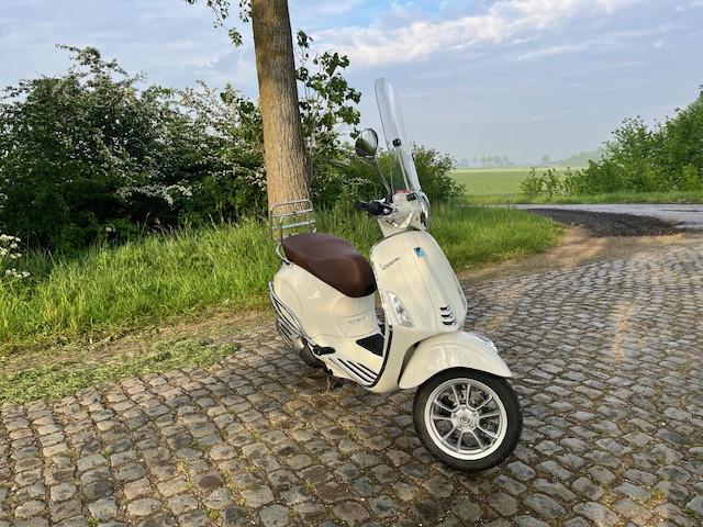 Mooie Vespa Primavera 45km Scooter