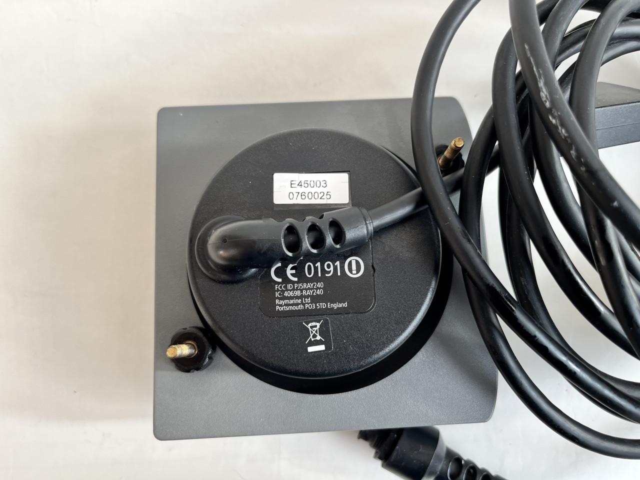 Raymarine Ray240E Extra luidsprekers met interne versterker | E45003