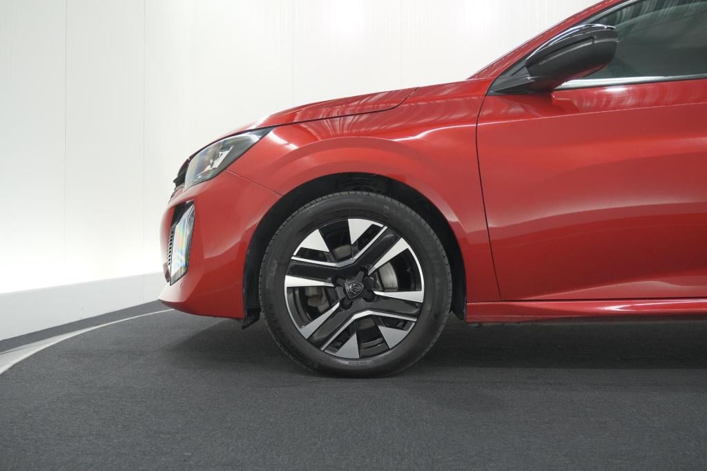 Peugeot 208 puretech 100 allure | camera | navigatie | parkeersensoren | ap
