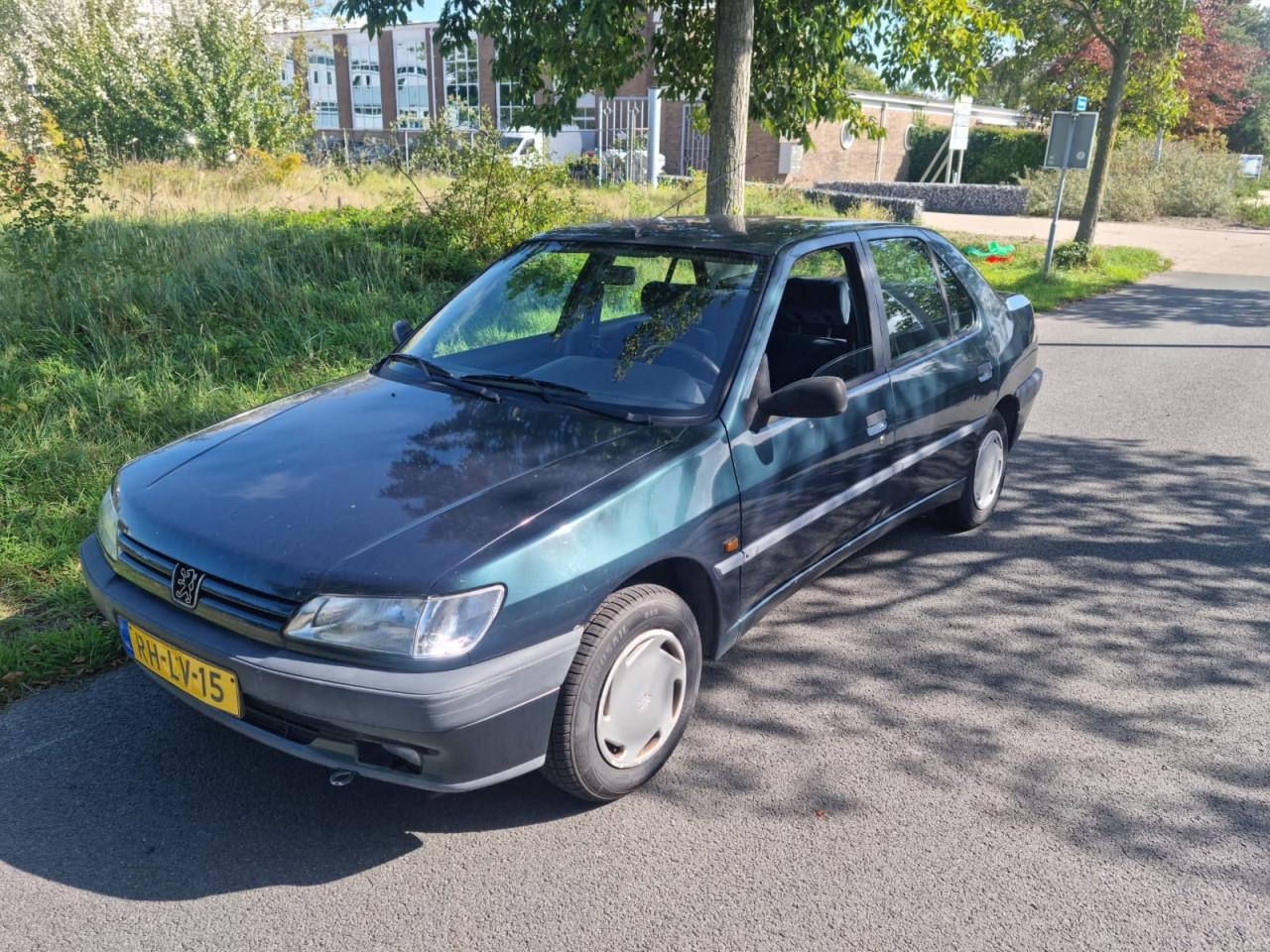 Peugeot 306 1.4i sedan bouwjaar 3-1997 nette auto