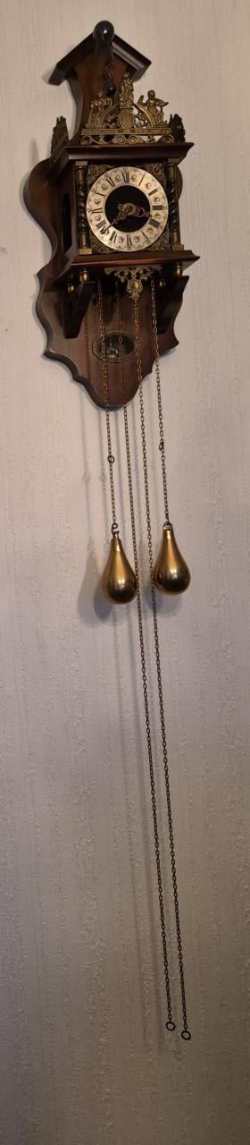 Oude opwindbare klok