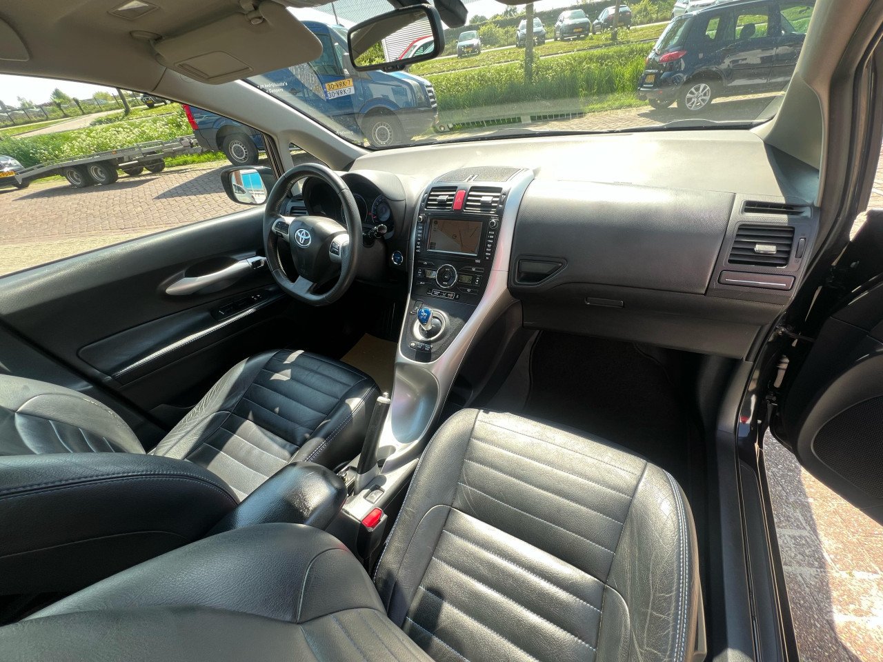Toyota Auris 1.8 Full Hybrid Dynamic/NAVI/Keyless/Leer/Stoelverwarming