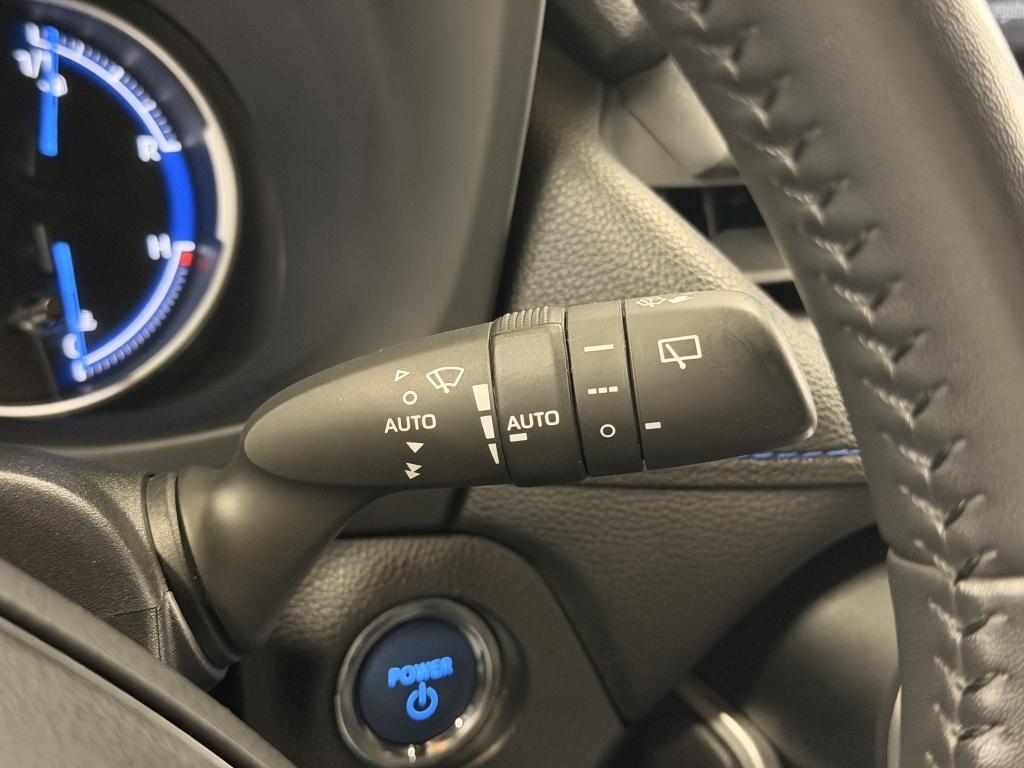 Toyota Rav4 2.5 hybrid awd bi-tone| jbl| achtr.camera| adapt.cruise