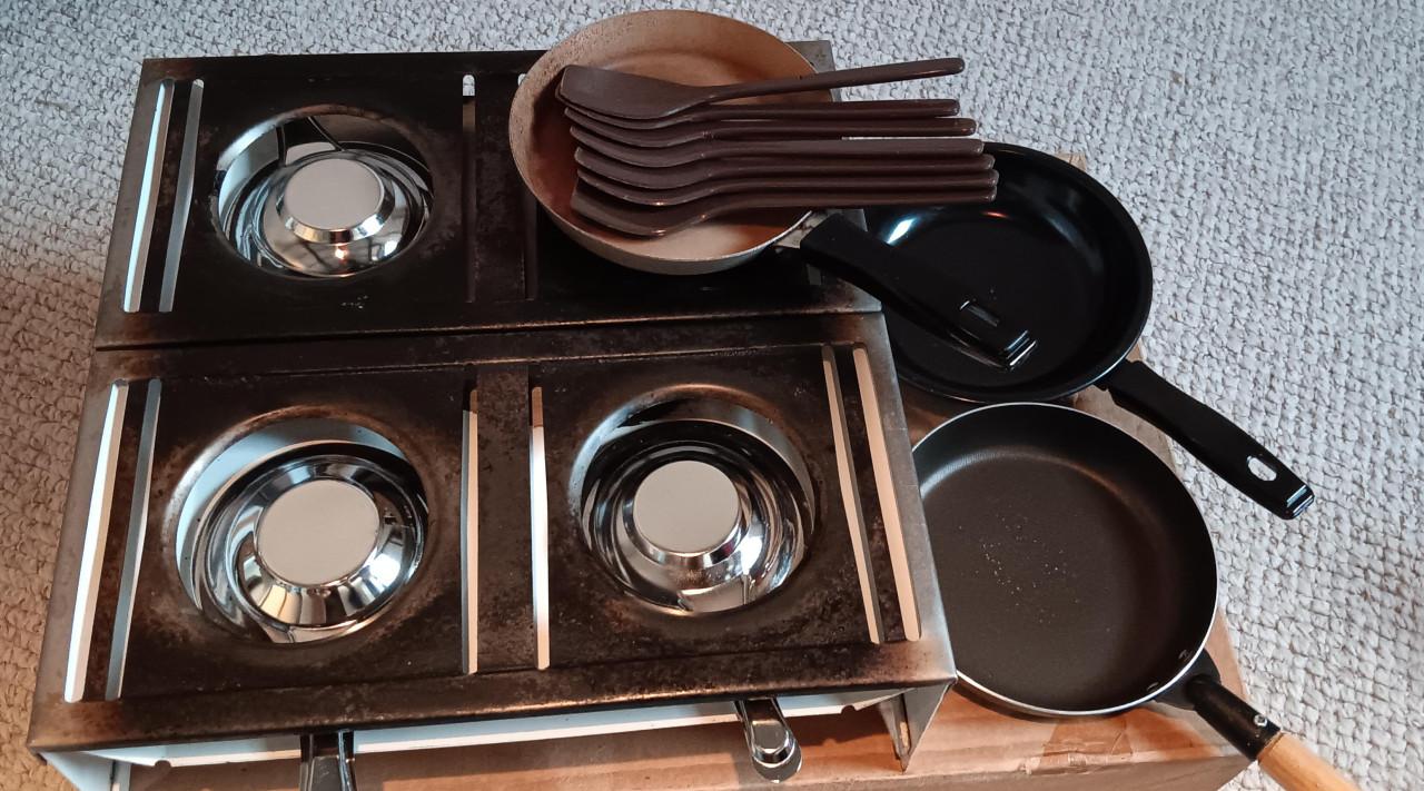 4-Pits GOURMETSTEL Incl. 3 pitjes, 3 pannetjes en roerlepeltjes