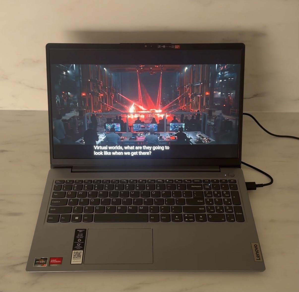 Vlotte Lenovo IdeaPad 3 | Ryzen 7 5700U  8 cores | RAM 20GB 3200MHZ | SSD |