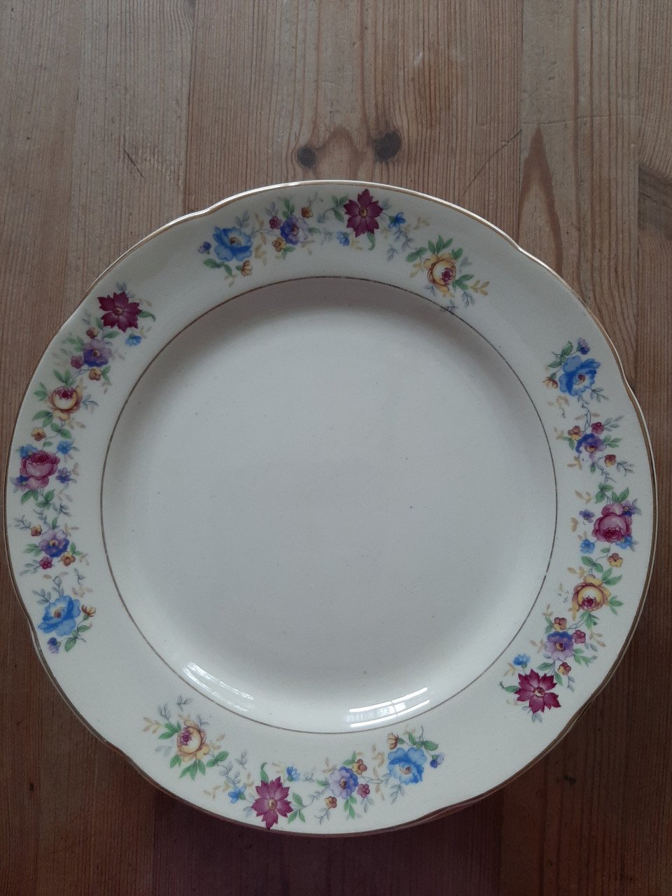 PLATEEL - 6 ANTIEKE ONTBIJTBORDJES - DIA 22,5 CM