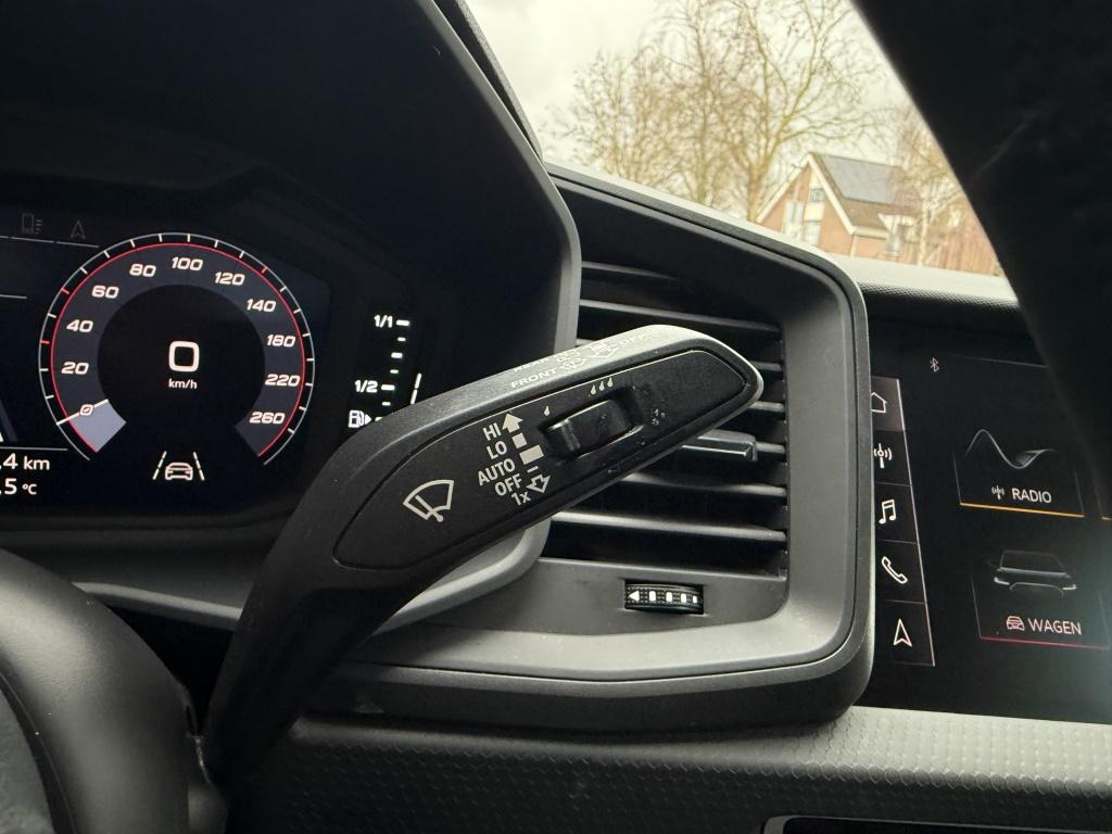 Audi A1 Sportback 30 tfsi pro // s-line exterieur //