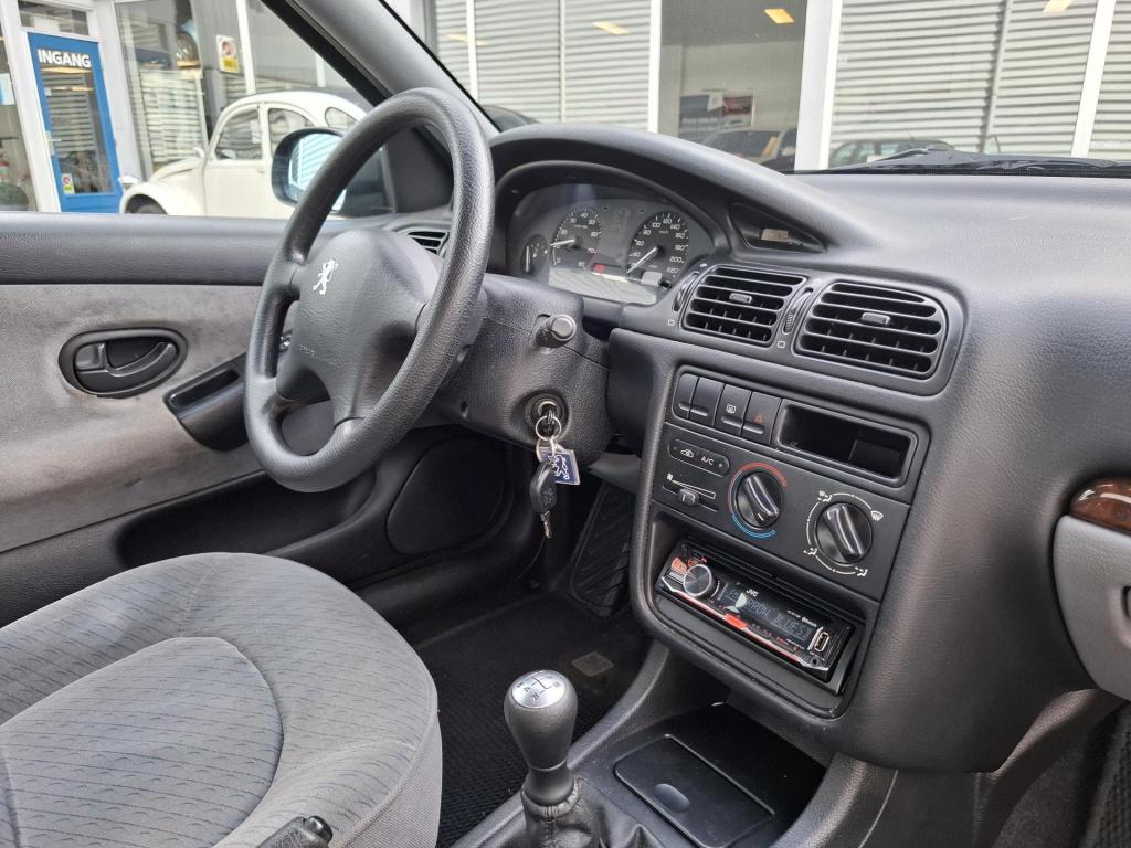 Peugeot 406 2.0i 16v st 1e eigenaar! airco/lmv/trekhaak