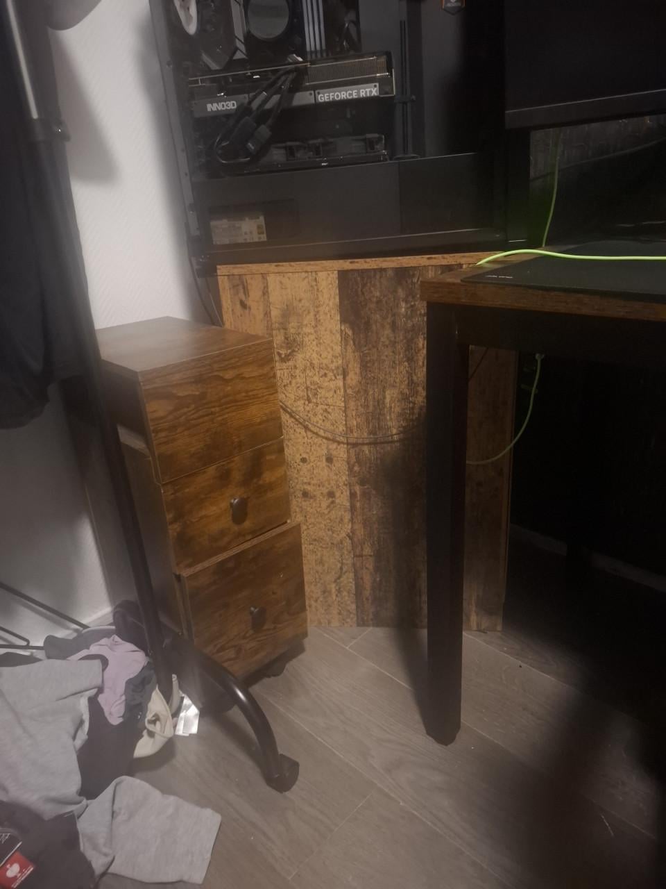 4 losse kasten of als 1 dressoir te zetten en los kastje nog geen jaar oud
