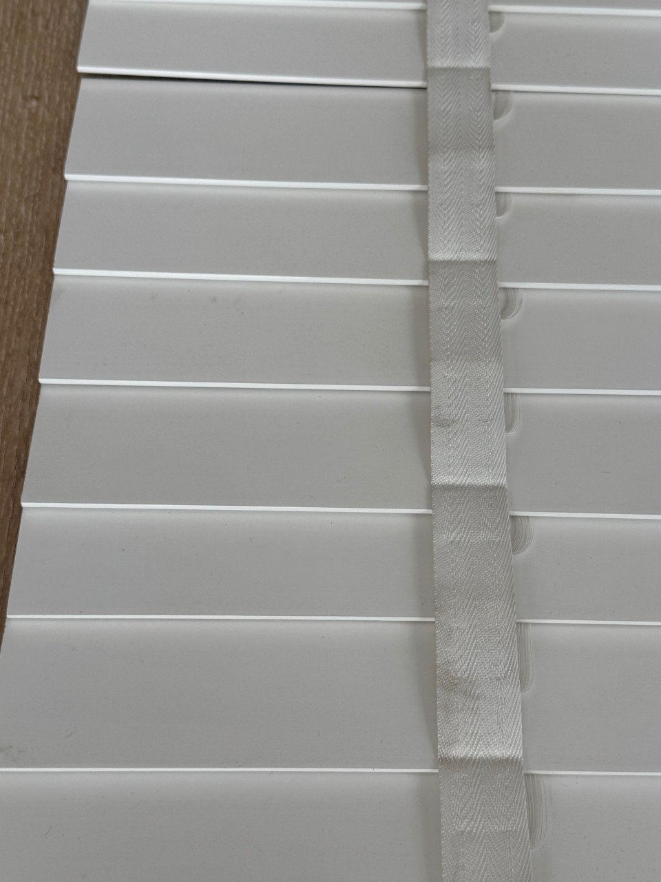 Houten jaloezie VENETA Harmony snow white,  brede lamellen