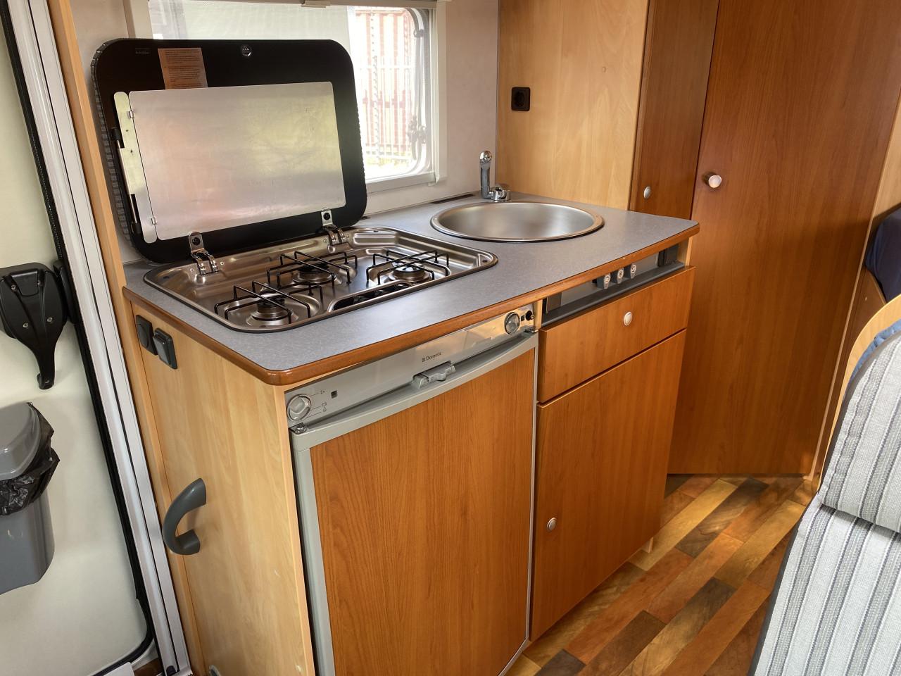 Capron T58   - Mooie, met liefde onderhouden, half-integraal camper.