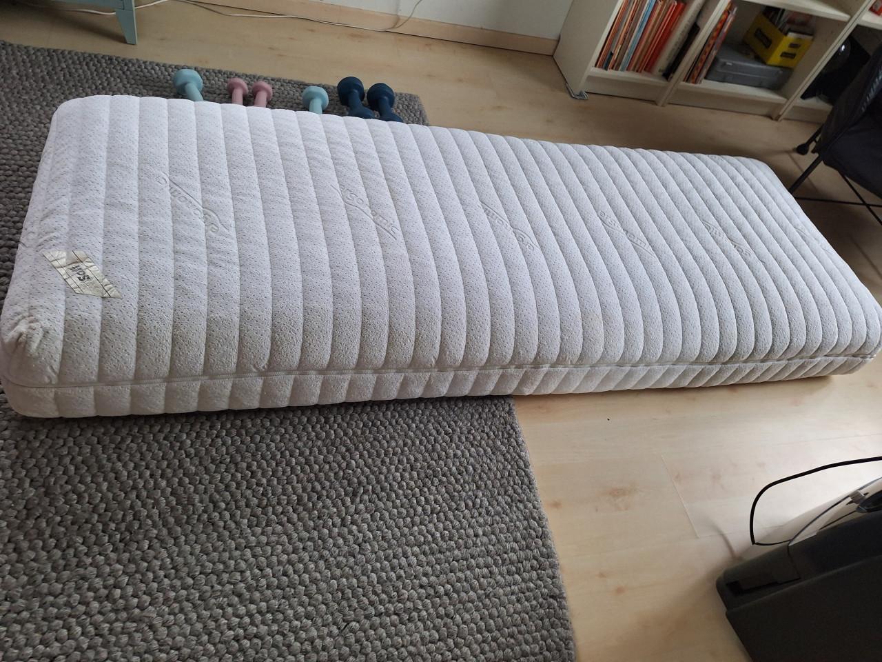 Matras 70x200 cm