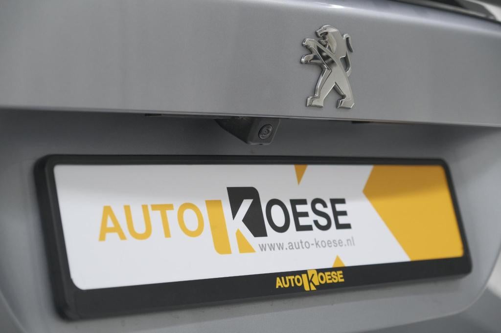 Peugeot 2008 puretech 130 pk allure pack | trekhaak | camera | adaptieve cr