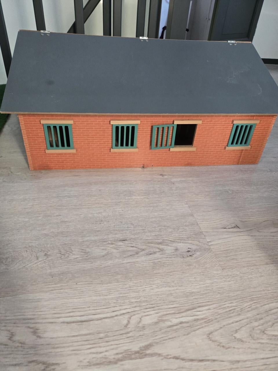 Paardenstal Globe kids