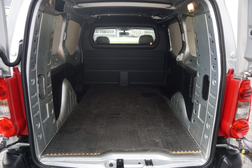 Peugeot Partner 122 1.6 hdi l2 xt elektr. ramen / cruise / trekhaak / nap