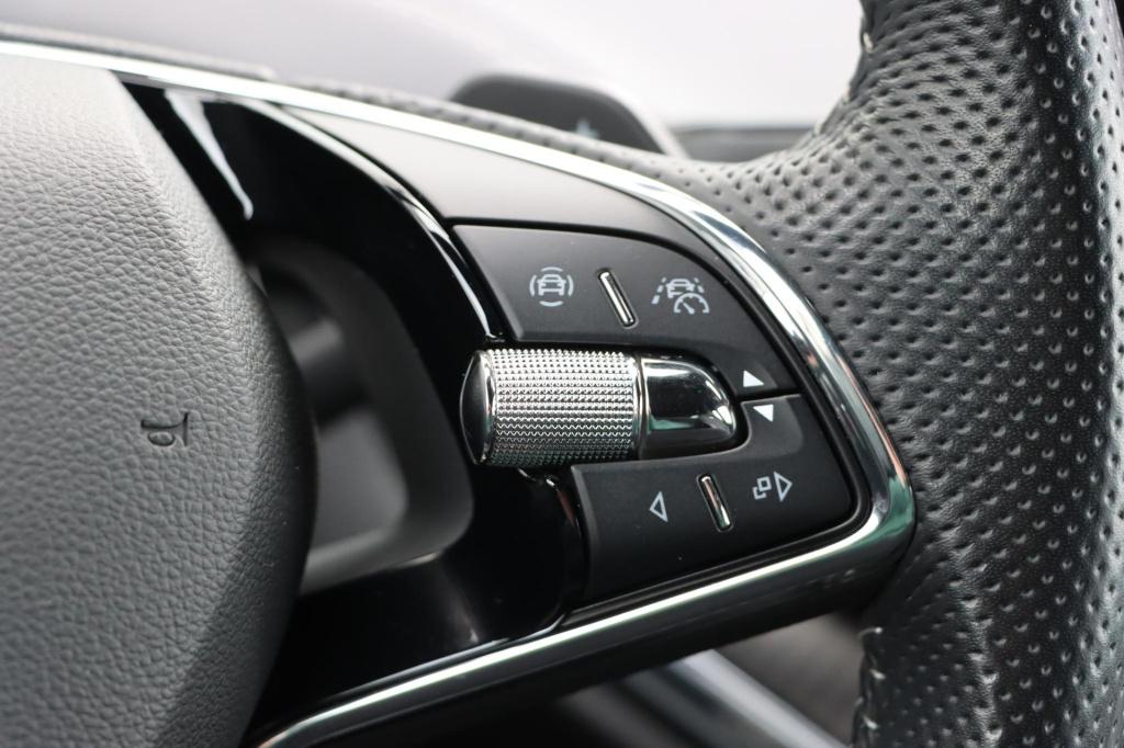 Skoda Enyaq Iv 60 sportline 58kwh 180pk | soh 93,9% |