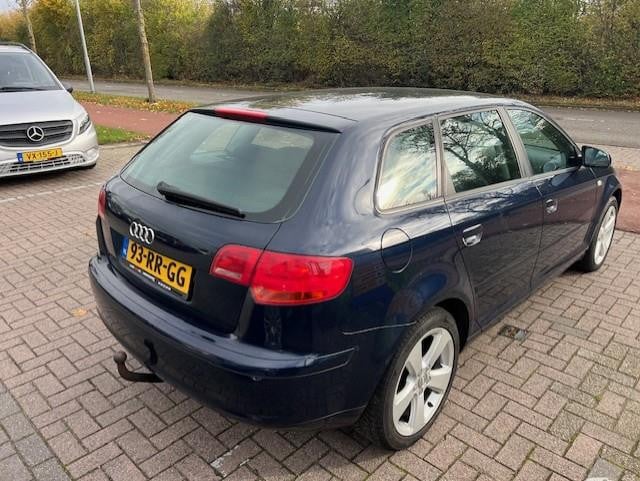 Audi A3 sportback 2.0 fsi attraction