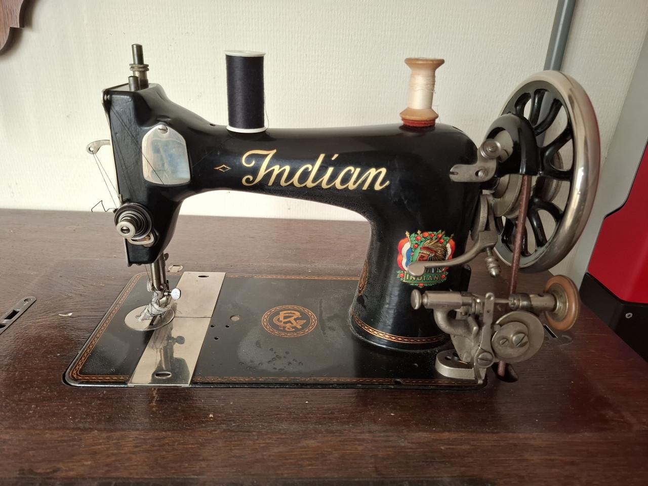 Vintage trapnaaimachine merk Indian