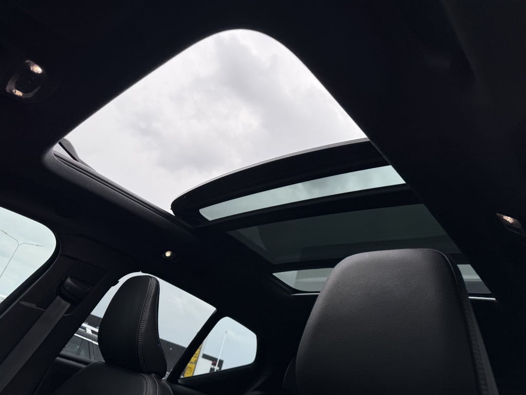 Volvo XC40 t4 211pk recharge ultimate dark | panodak| adap.cruise| leder| c