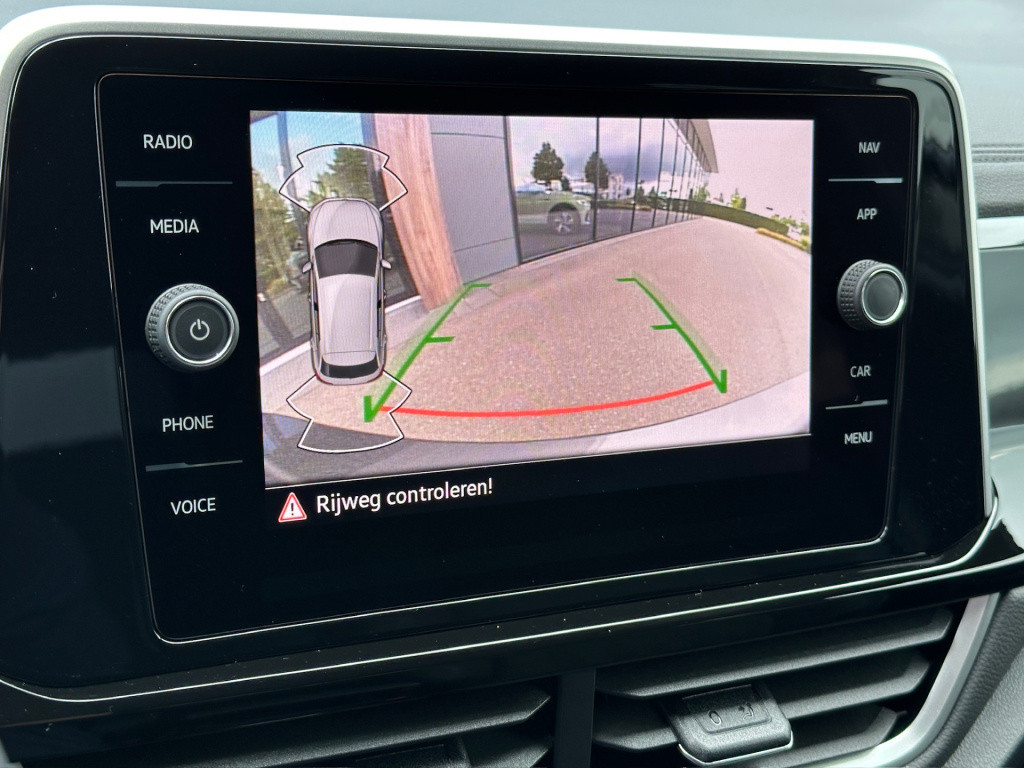 Volkswagen T-roc 1.5 tsi 150pk r-line | navi | camera | ergo stoel | alcant