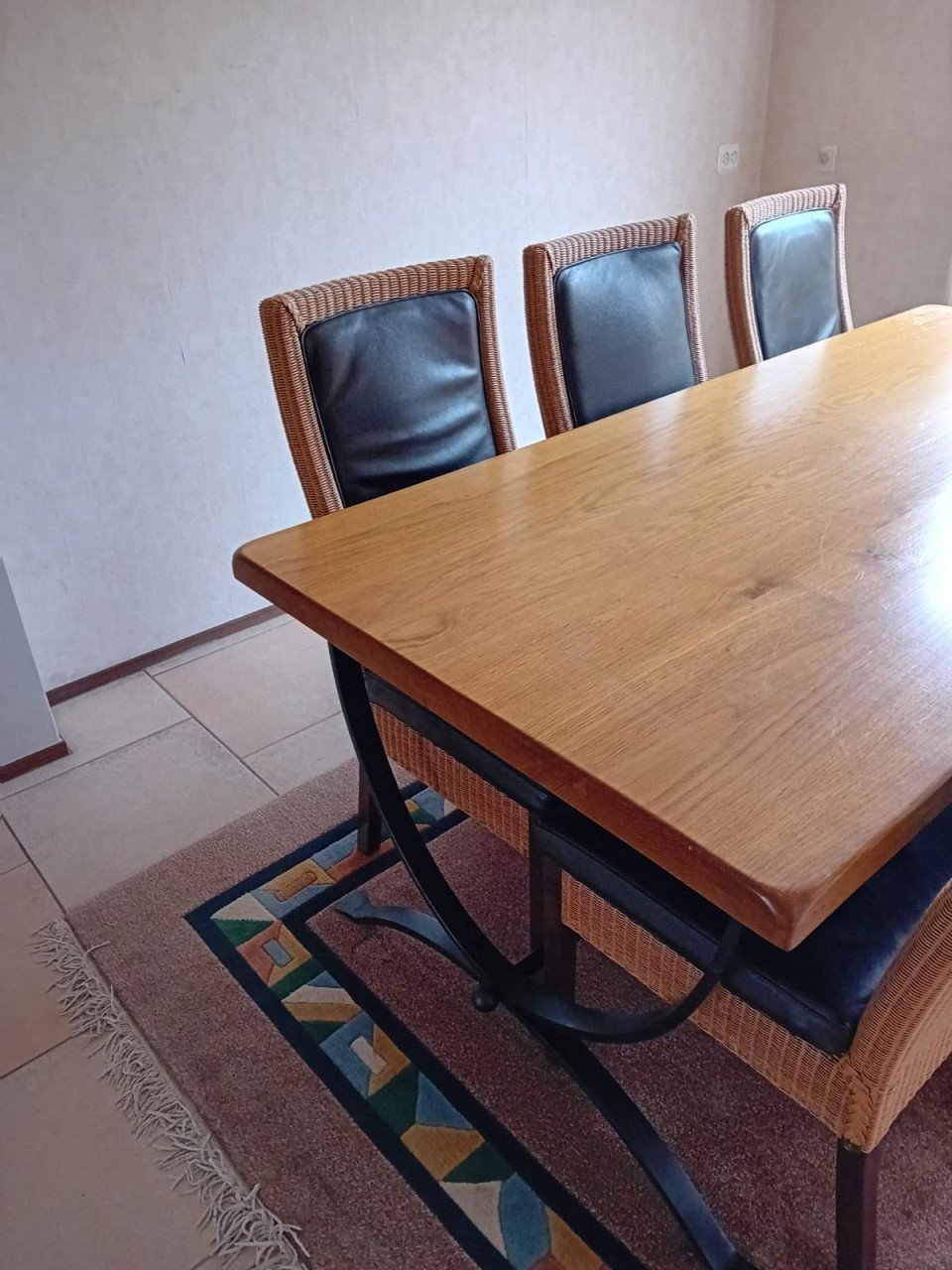 Eiken eettafel met 6 stoelen, MOET WEG!!