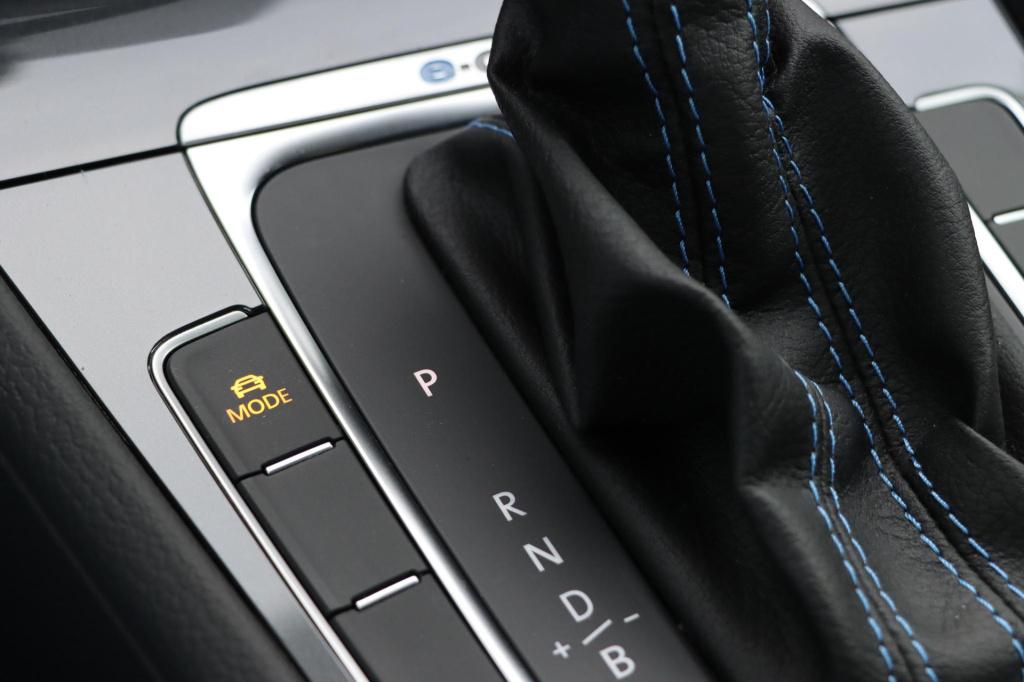 Volkswagen E-golf e-edition | soh 94,3% | navigatie | parkeersensoren | dri