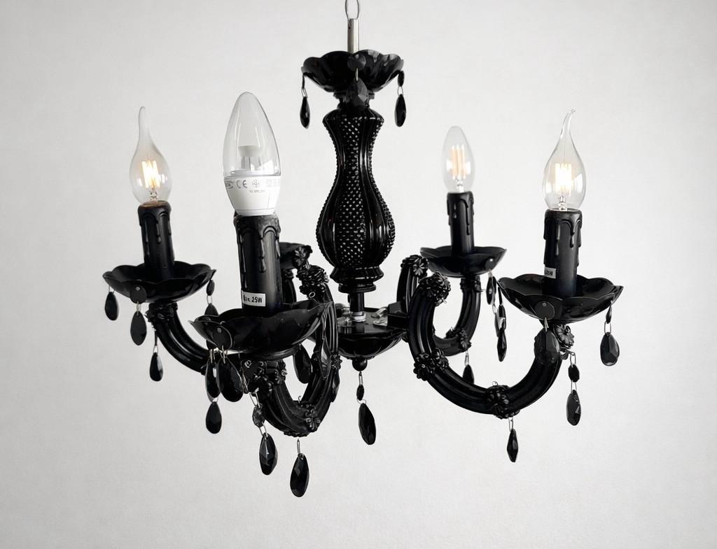 Zwarte kroonluchter